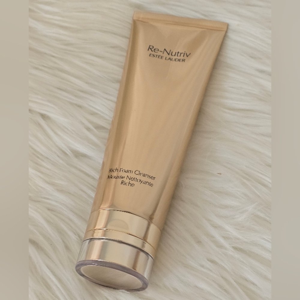 NWOB Estee LauderReNutriv Rich Foam Cleanser, 4.2 oz